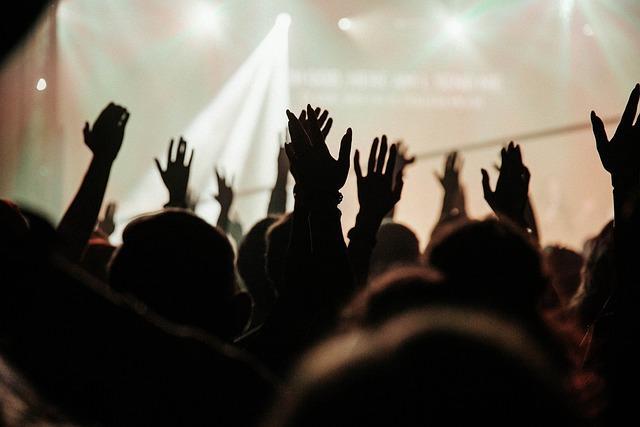 concert, crowd, hands